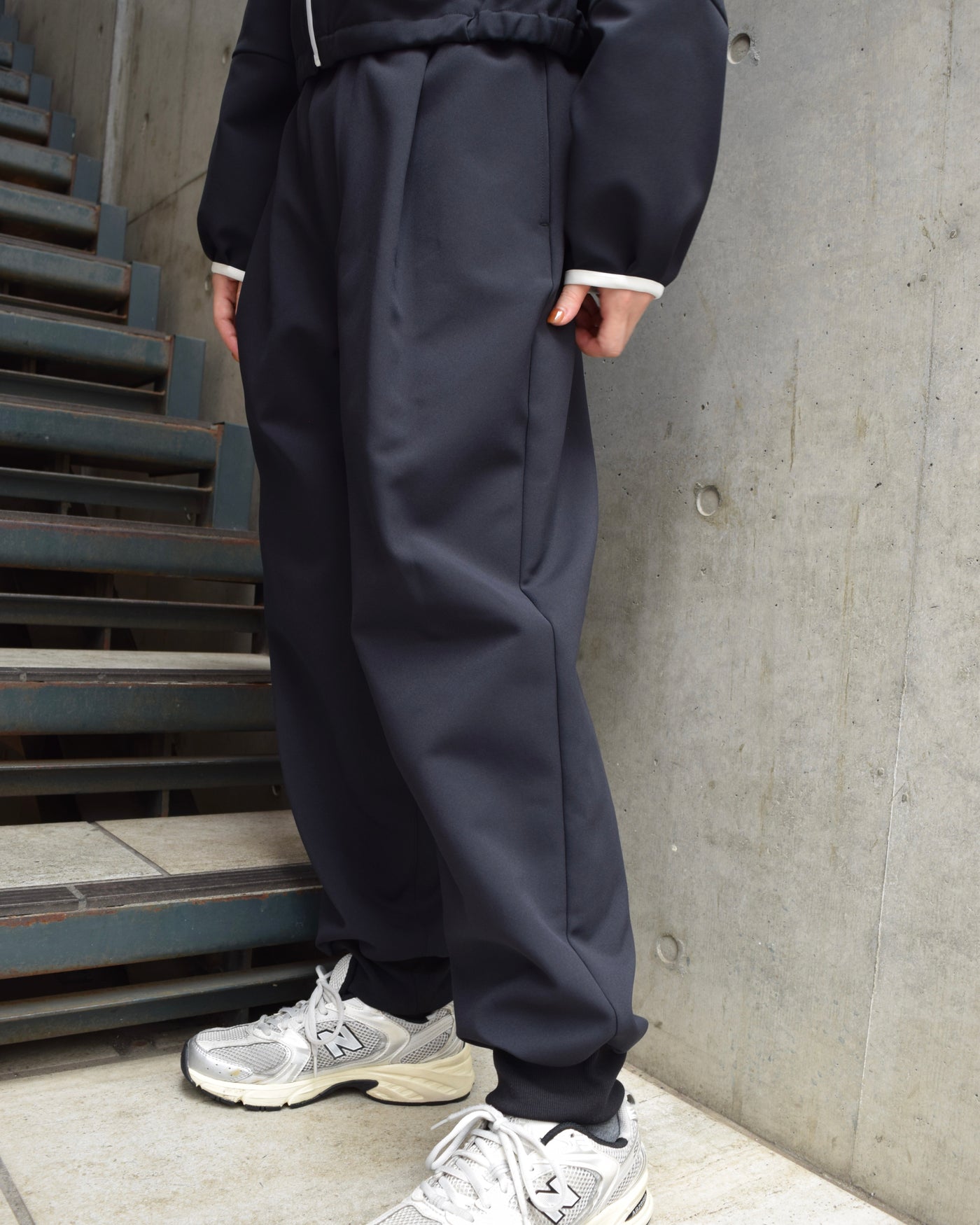 WIDE JOG PANTS