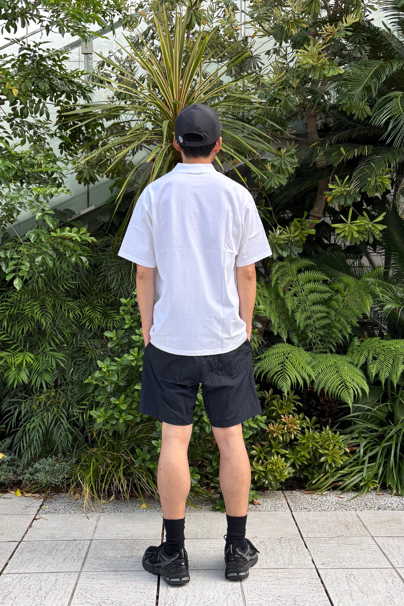 CREST MOCK NECK T-SHIRT
