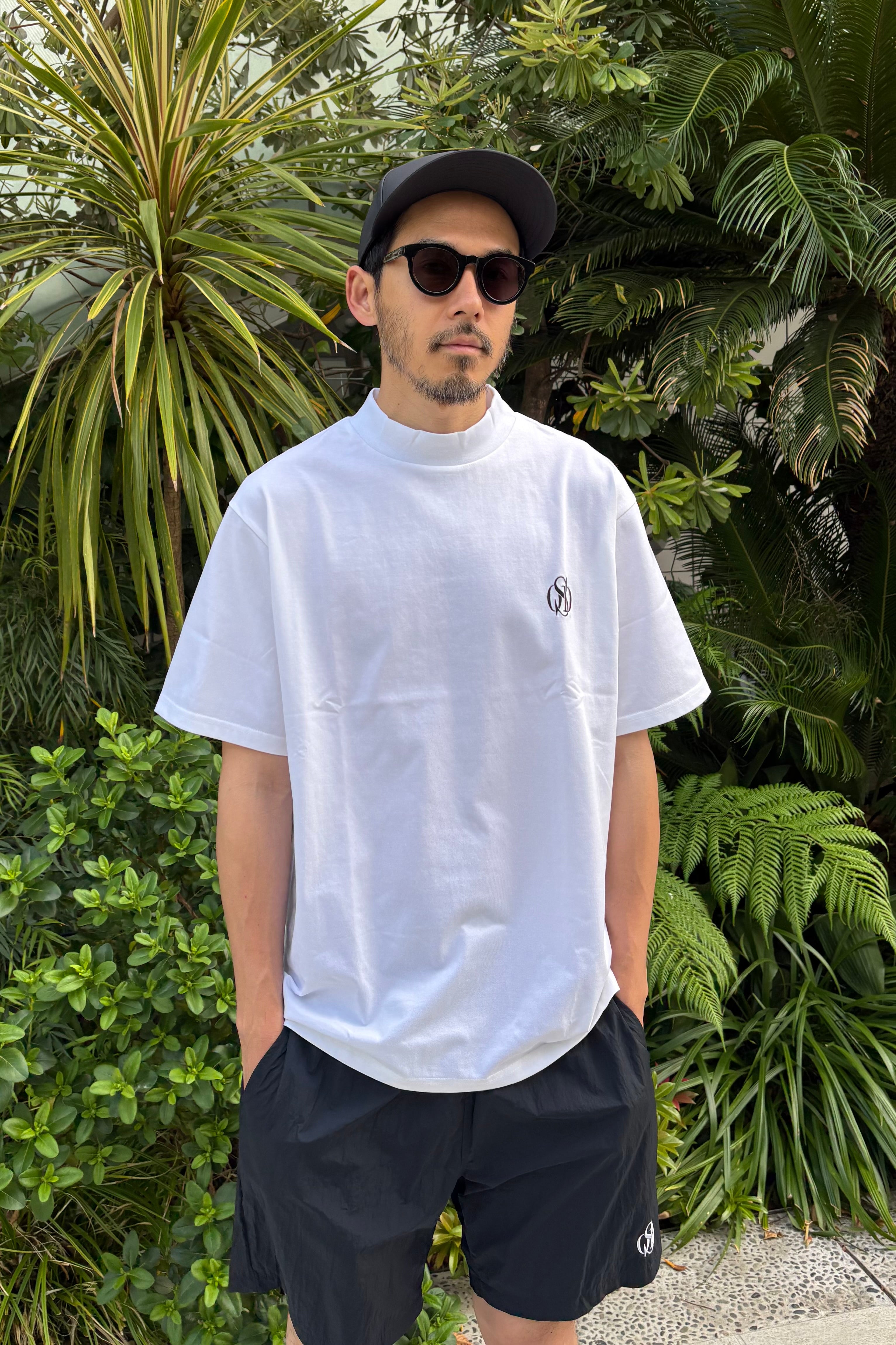 CREST MOCK NECK T-SHIRT – OBSIDIAN オブシディアン 公式オンラインストア