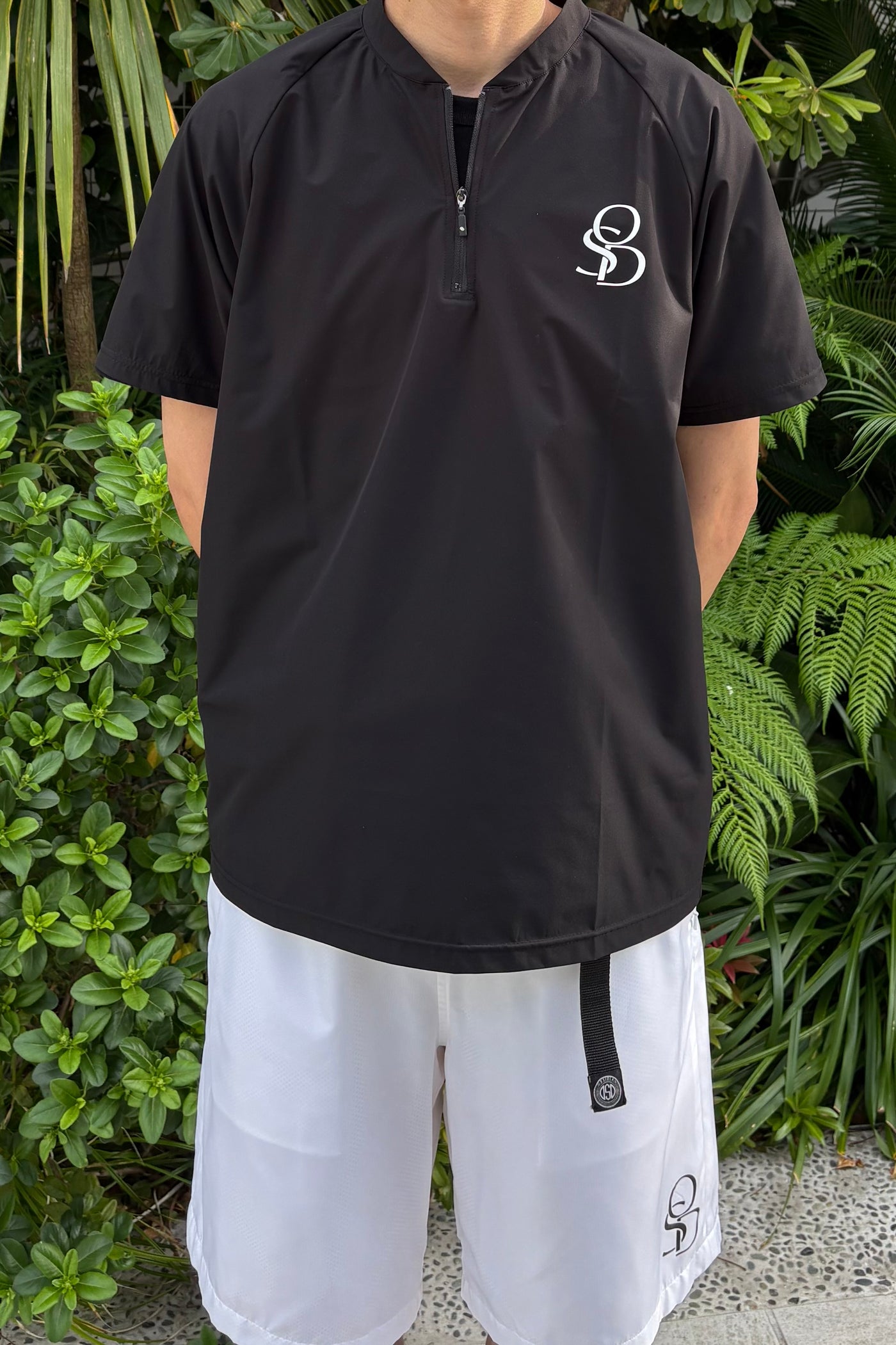 FUNCTIONAL COOL HALF-ZIP TOP