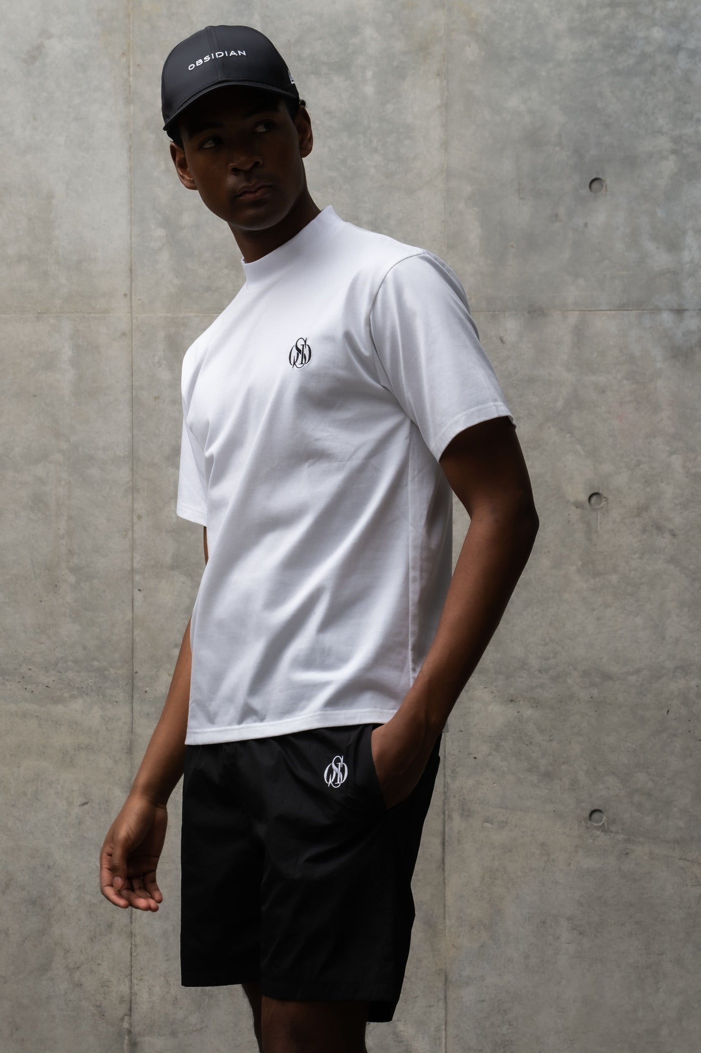 CREST MOCK NECK T-SHIRT