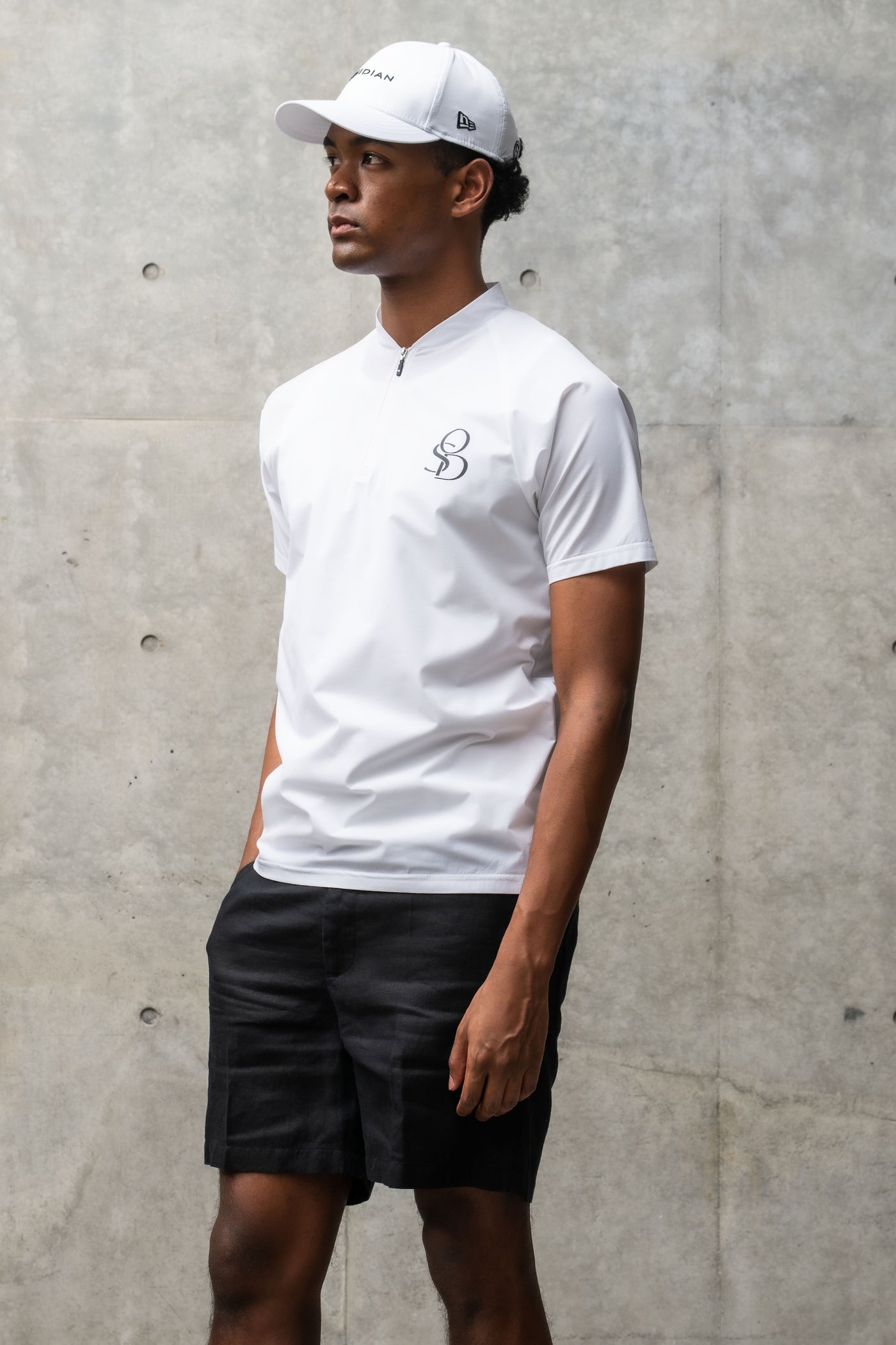 FUNCTIONAL COOL HALF-ZIP TOP