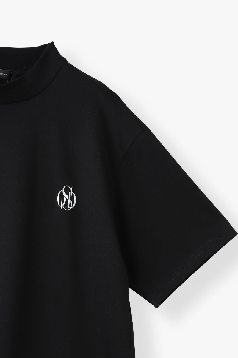 CREST MOCK NECK T-SHIRT